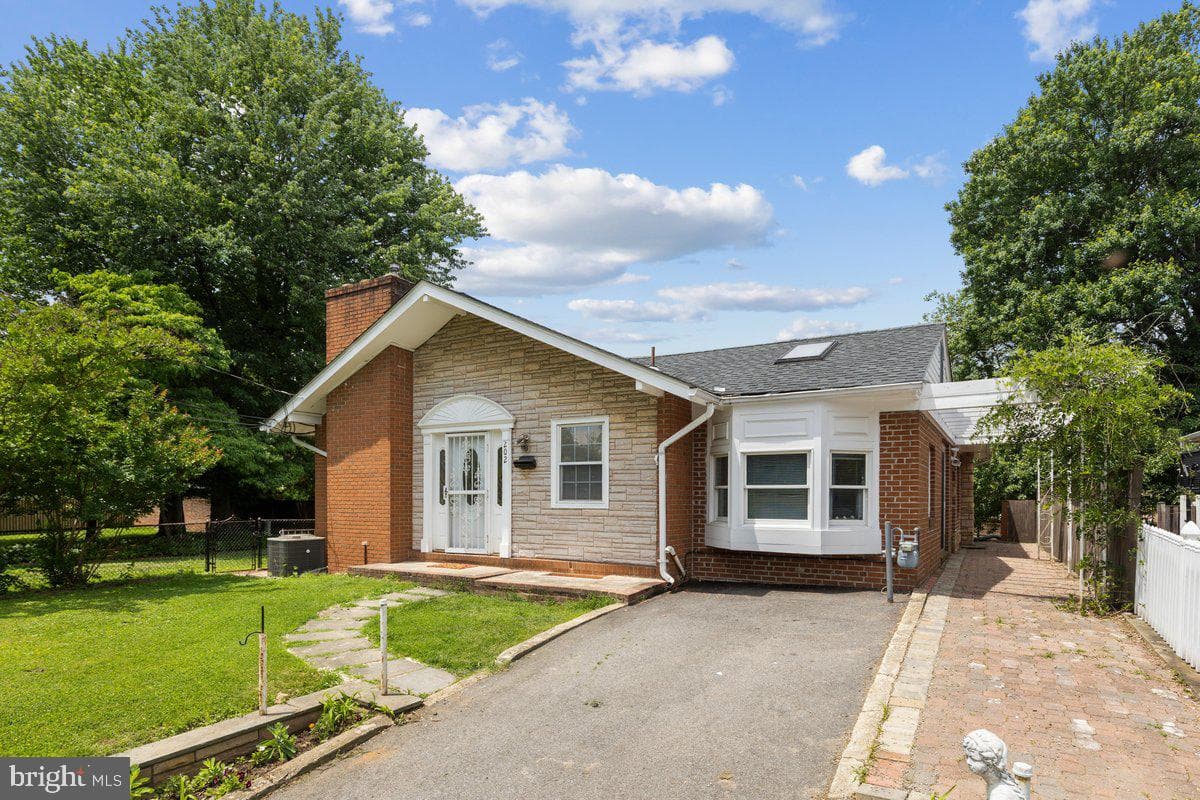 202 S Cherry Street, Falls Church