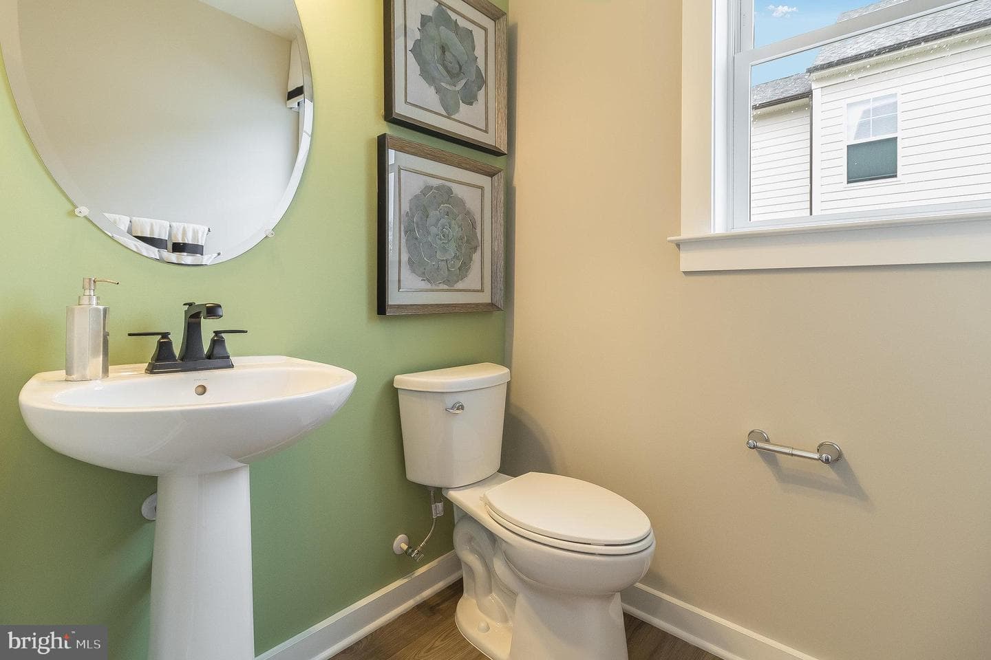 251 Willis Street photo 20