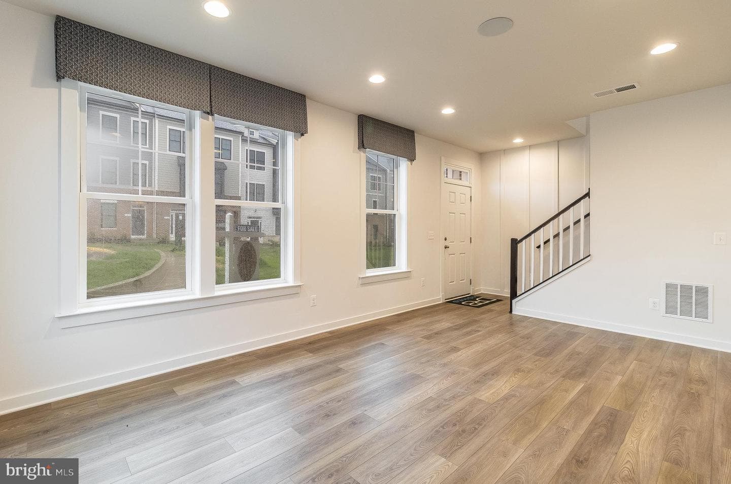251 Willis Street photo 6