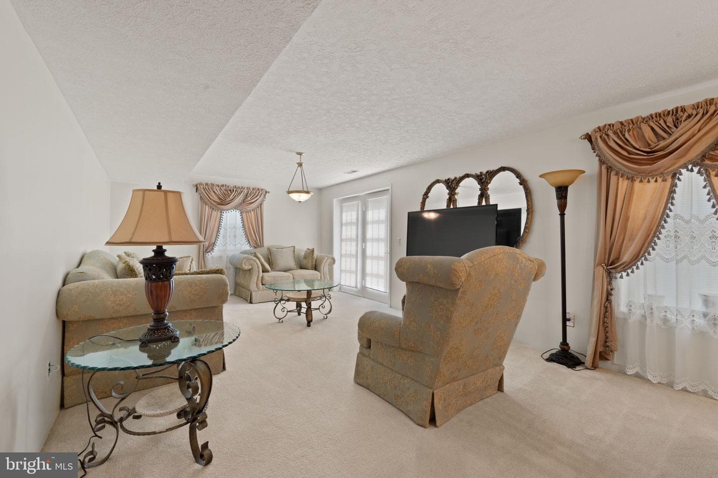 1002 Black Oak Court photo 37