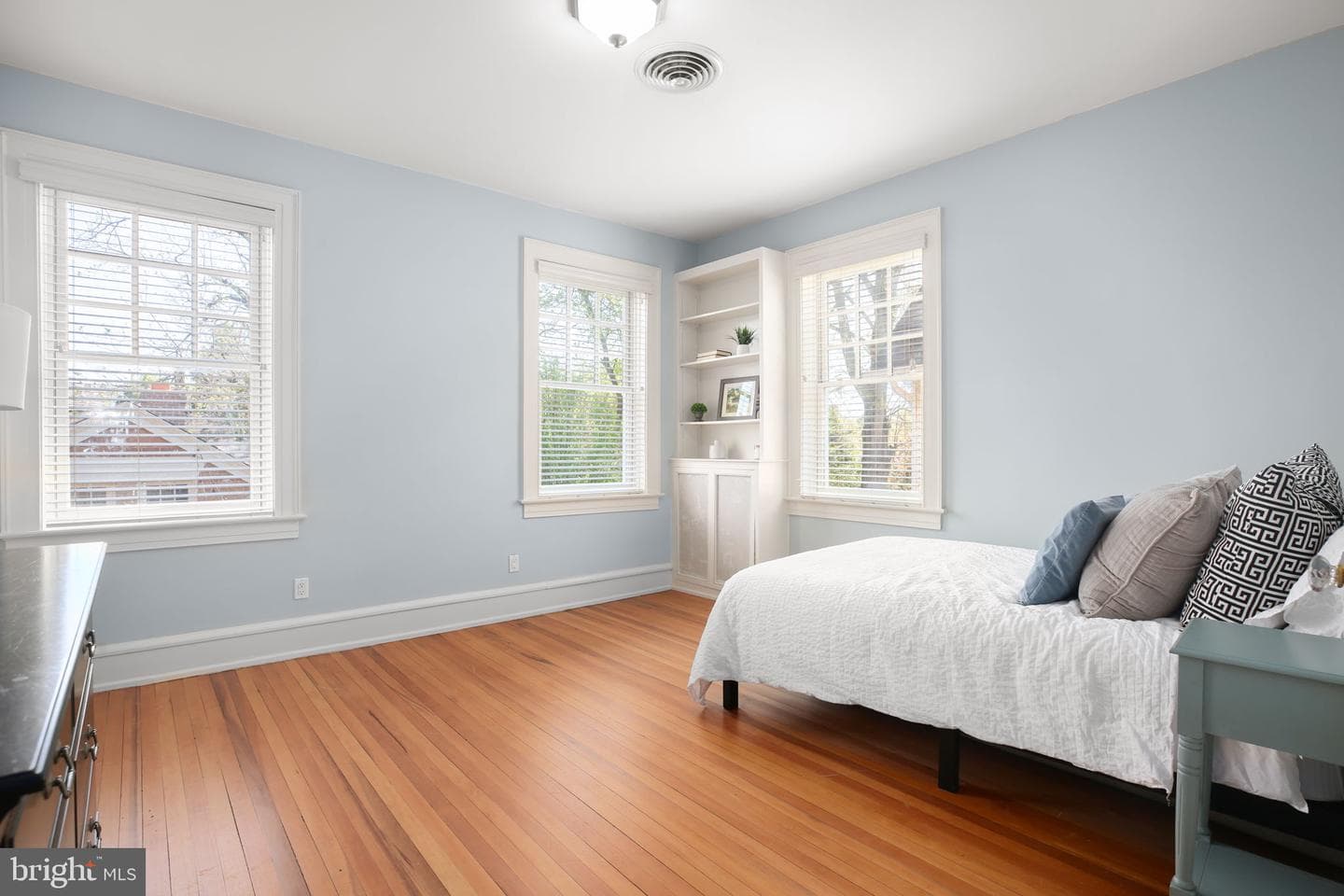 1111 Prince Edward Street photo 56