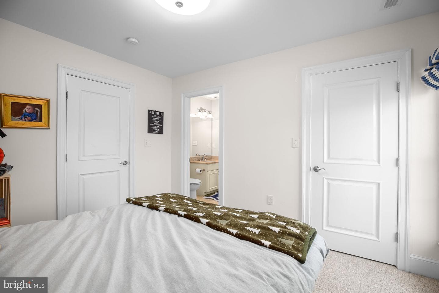 211 Fauquier Street photo 33