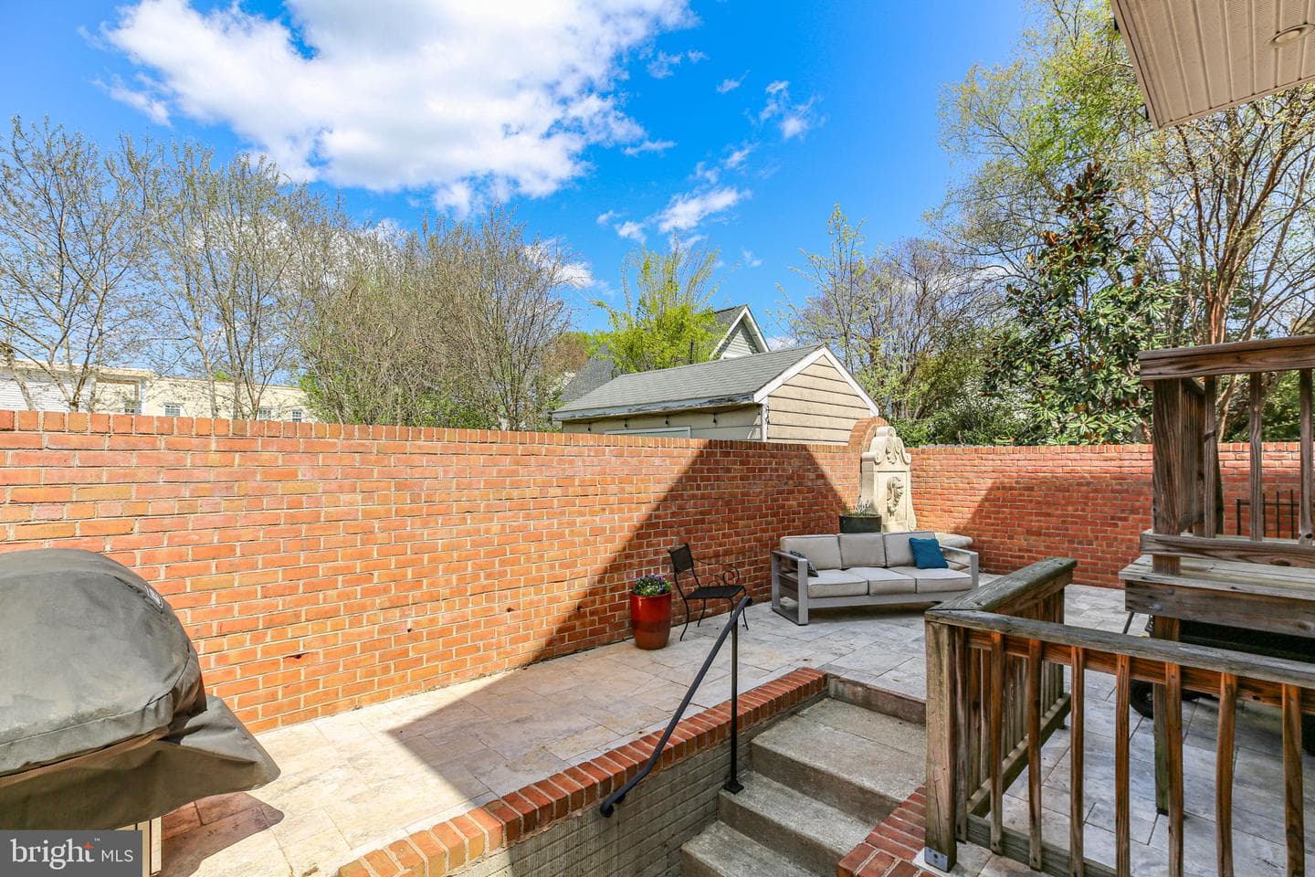 211 Fauquier Street photo 50