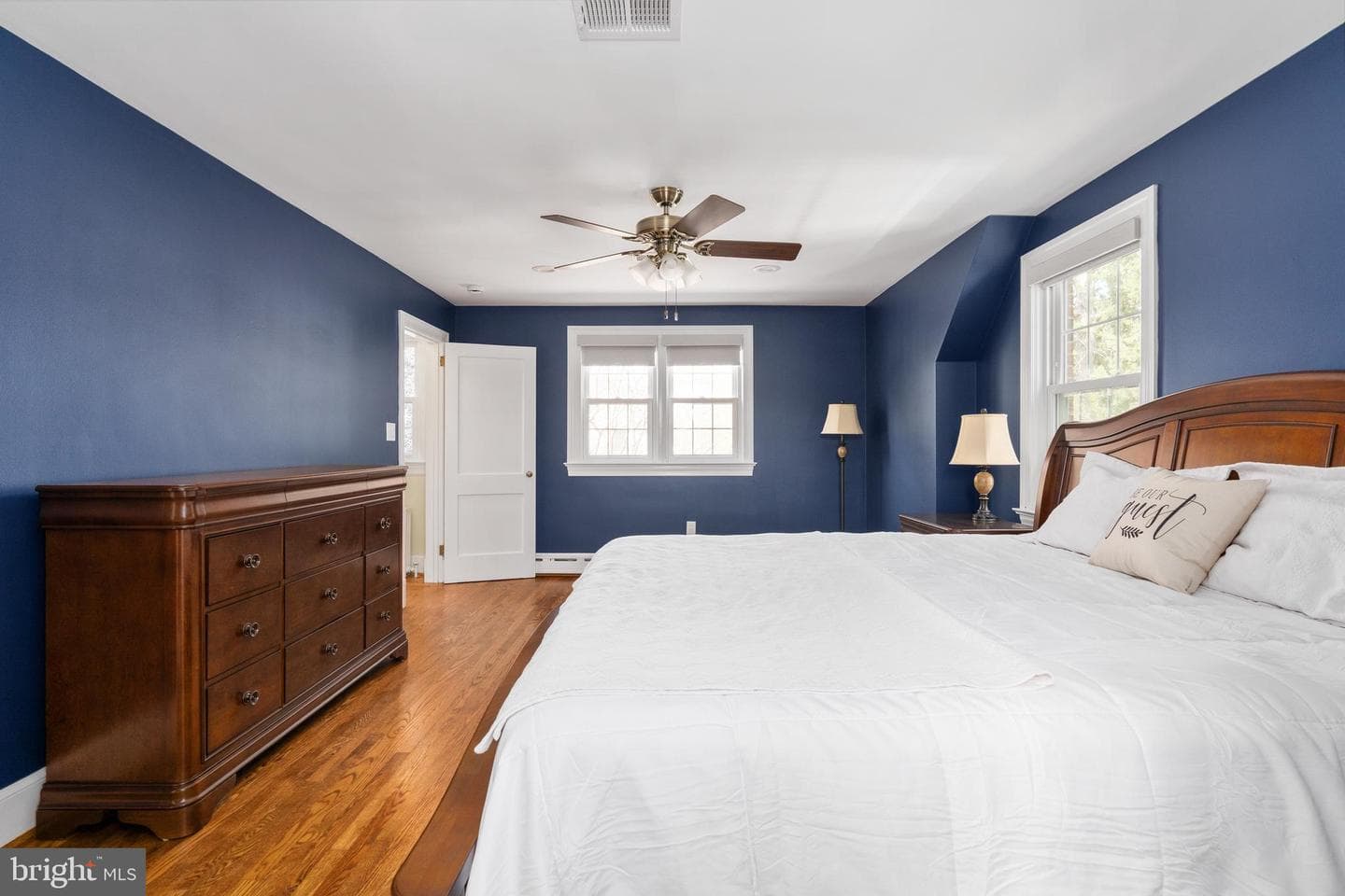 909 Mortimer Avenue photo 35