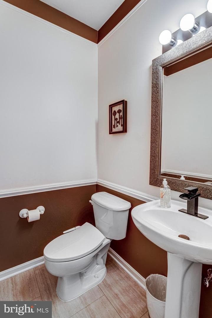 1004 Oakwood Court photo 11