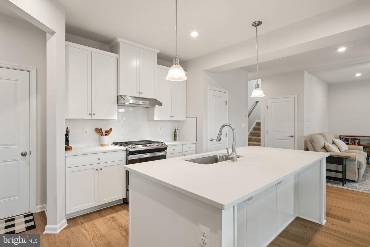 1507 Rampart Drive photo 3