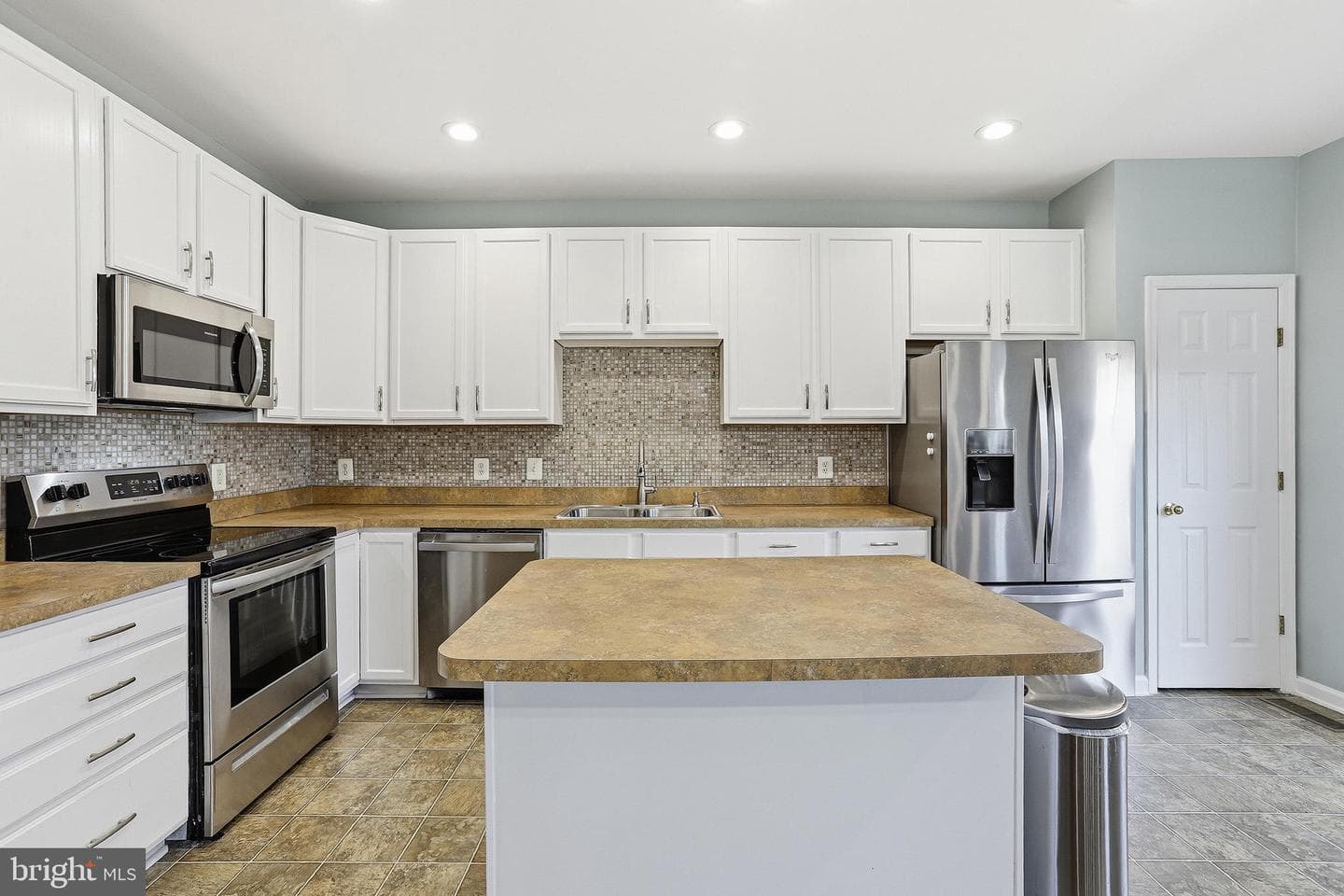 1107 Hampton Street photo 16