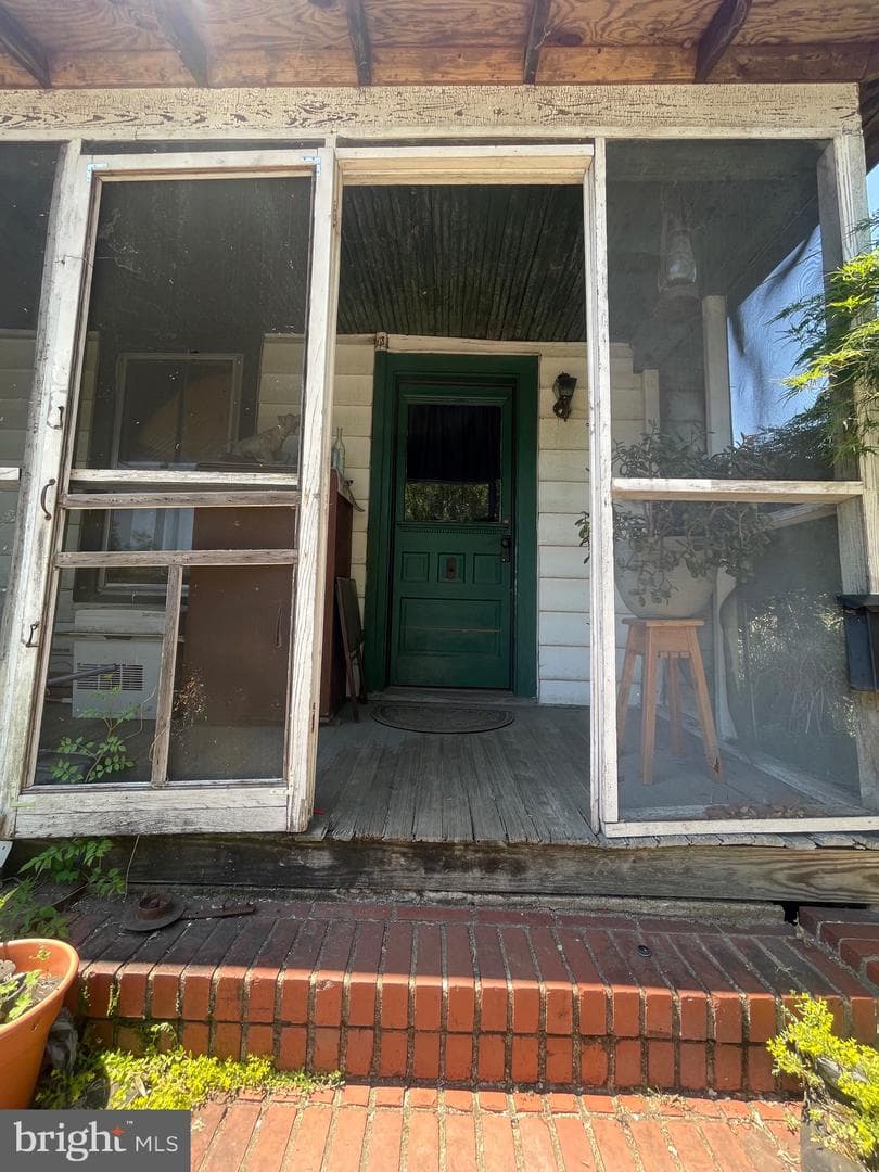 300 Prince Edward Street photo 5