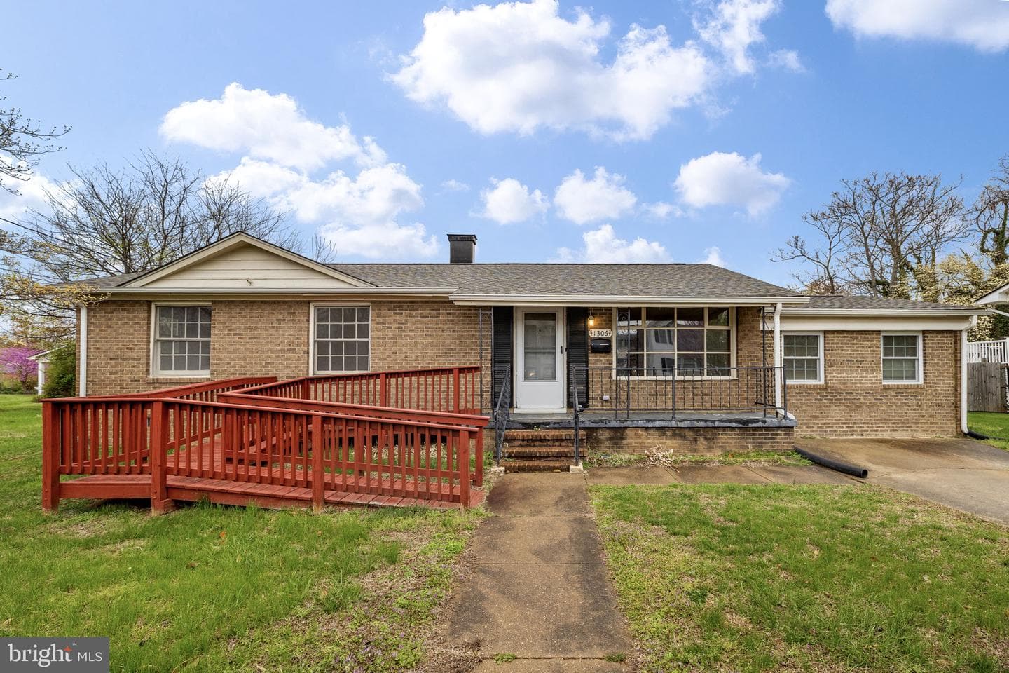 1306 Cardwell Street photo 2
