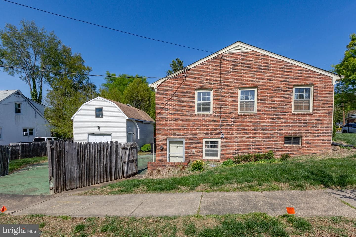1329 Brent Street photo 7