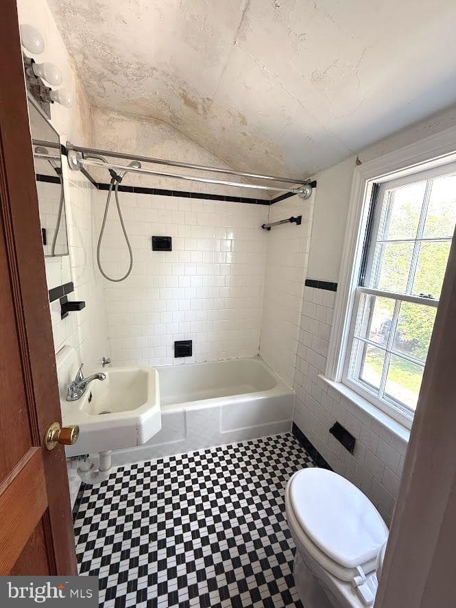 2401 Lafayette Boulevard photo 18