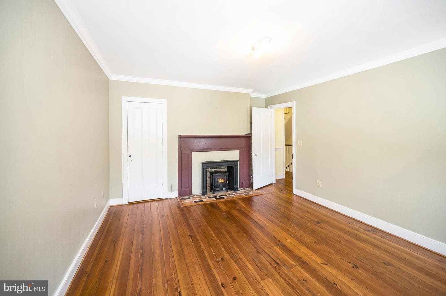 1102 Prince Edward Street photo 41