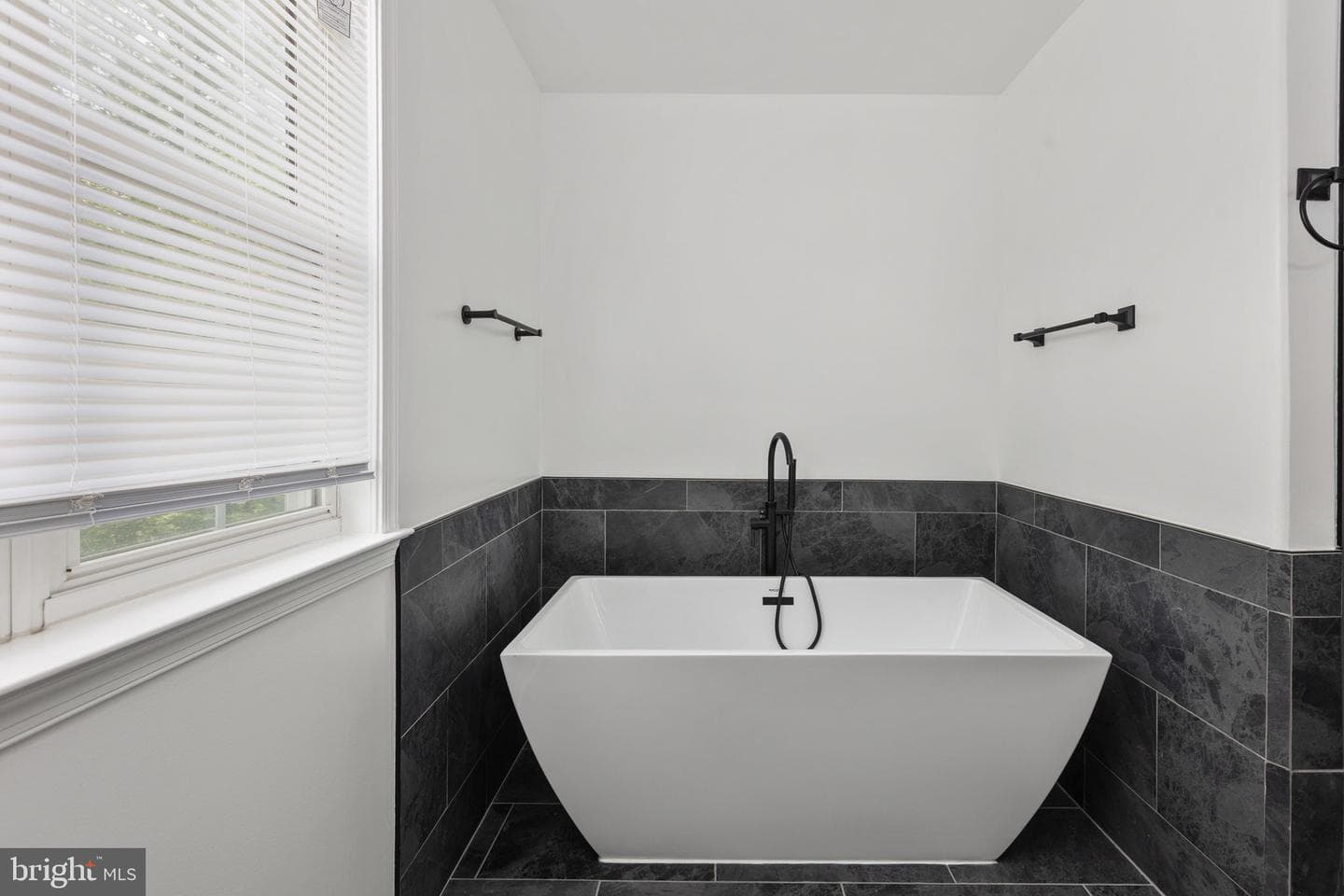 1004 Black Oak Court photo 47