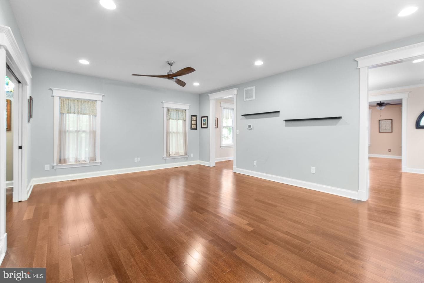 705 Charlotte Street photo 13