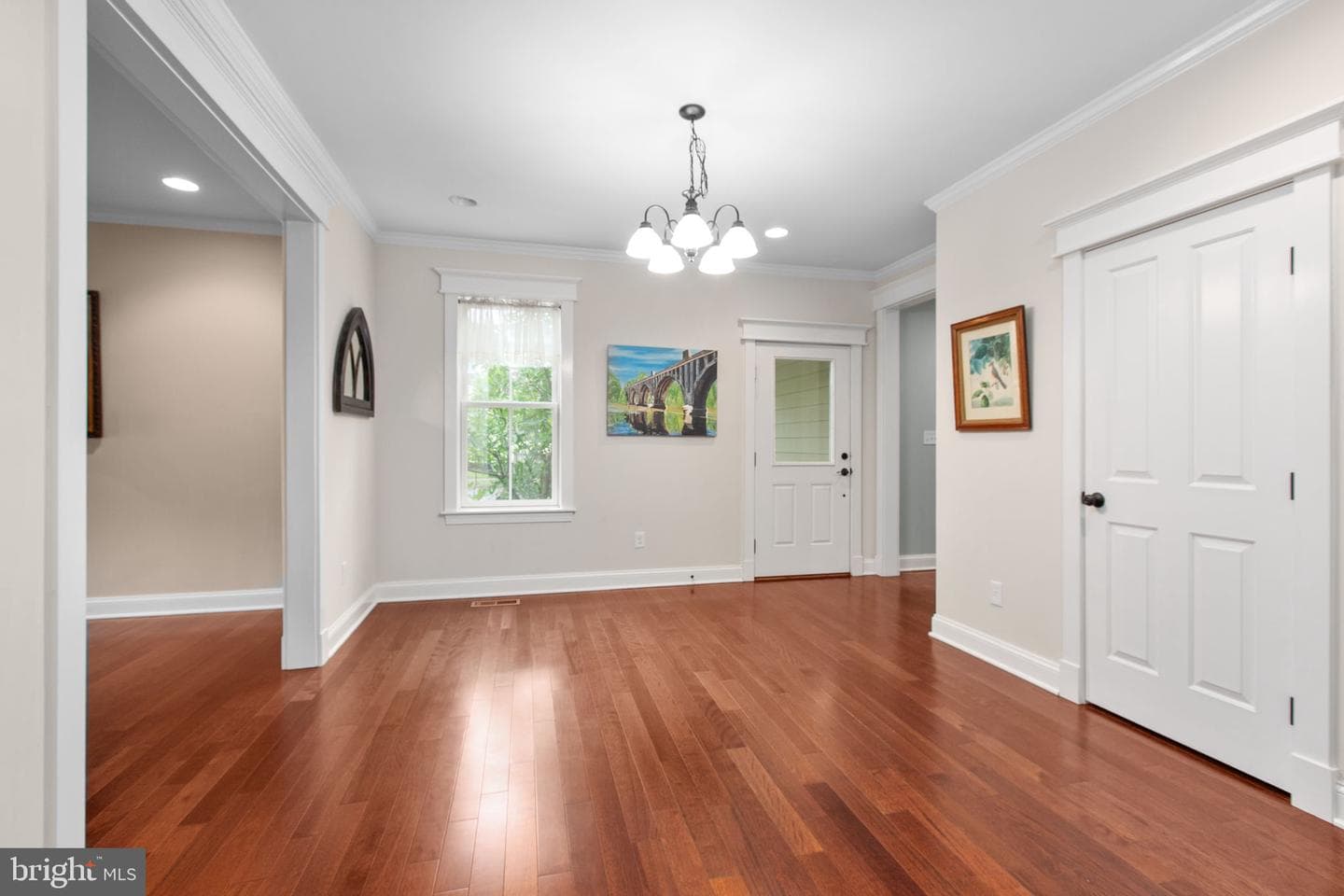 705 Charlotte Street photo 20