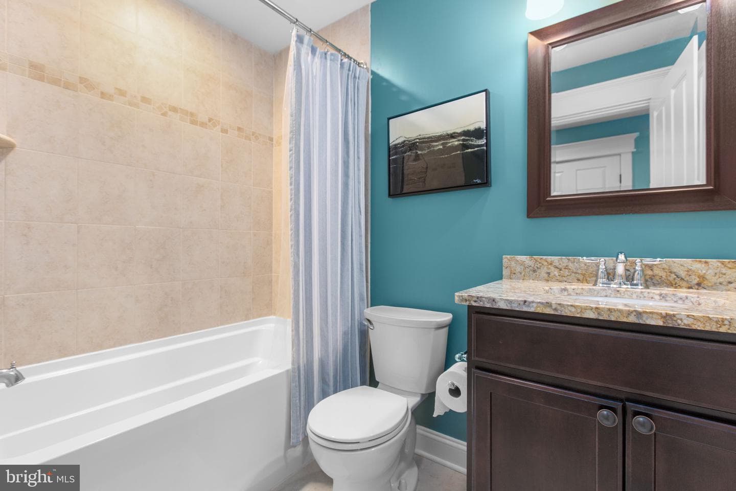 705 Charlotte Street photo 35