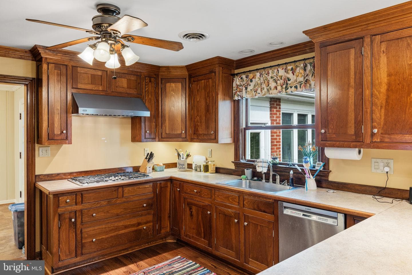 1420 Royston Street photo 16