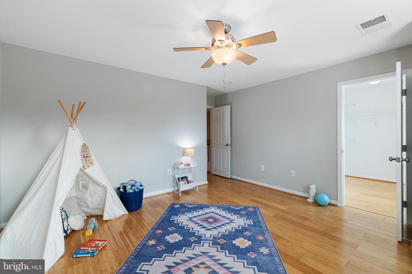 1100 Wright Court photo 44