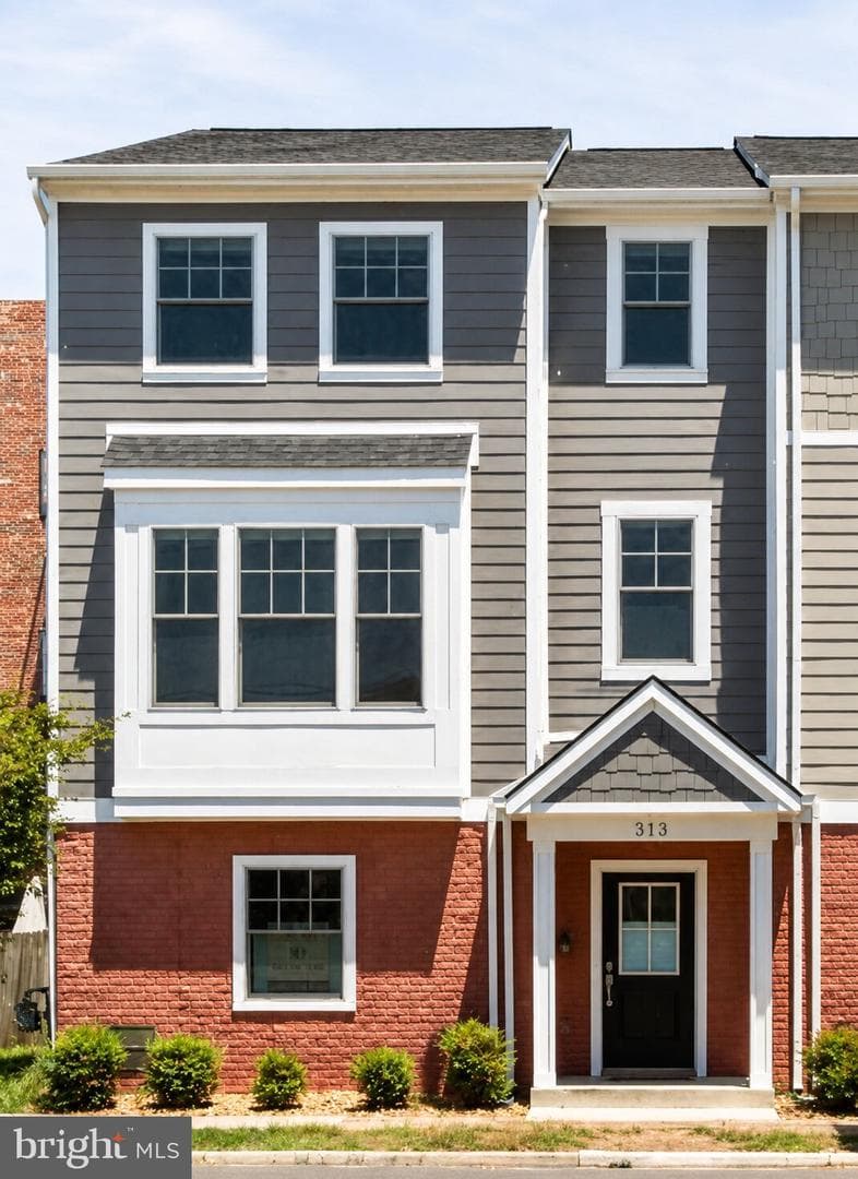 313 Charles Street, Fredericksburg