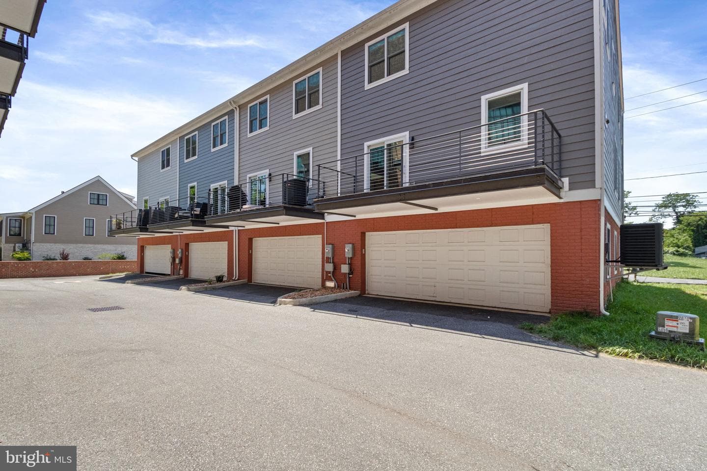 313 Charles Street photo 29