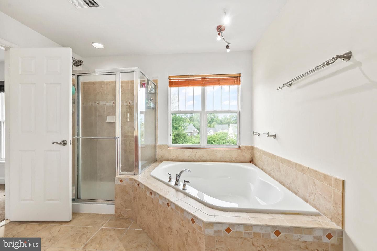 1402 Sands Cir photo 25