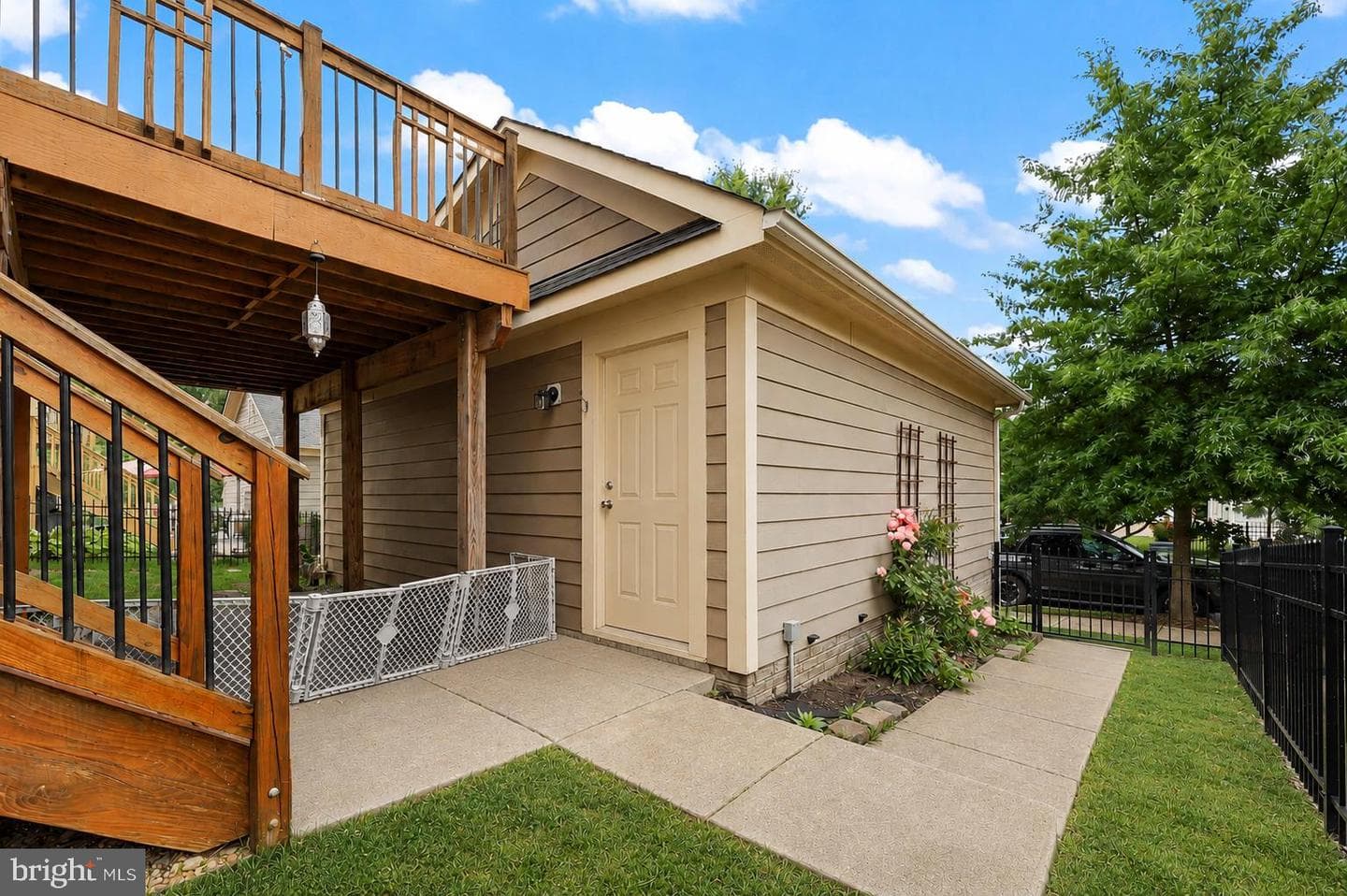 1402 Sands Cir photo 40