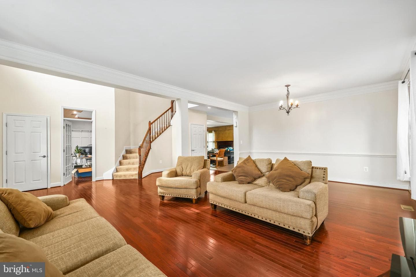 1402 Sands Cir photo 8
