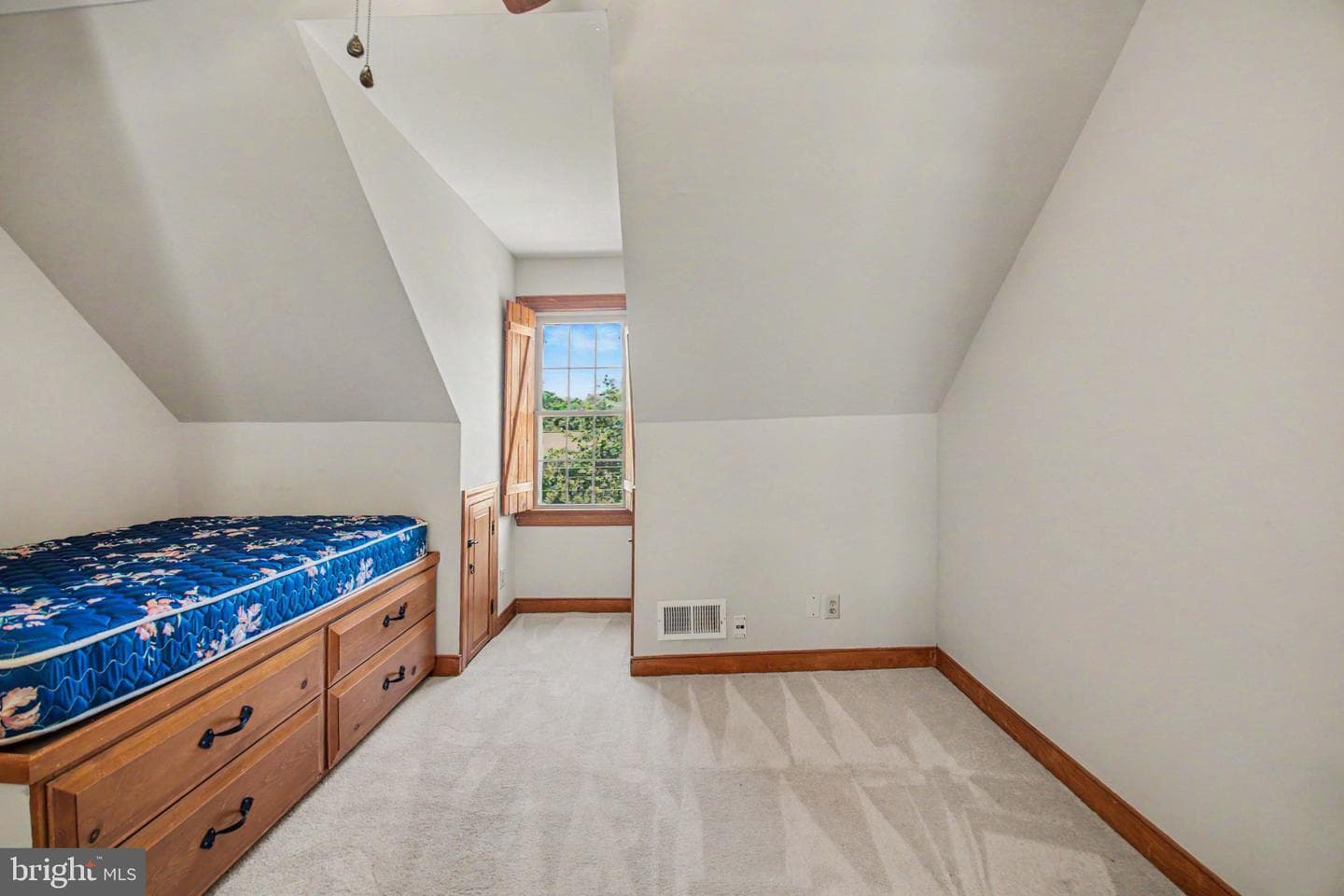 807 College Avenue photo 23