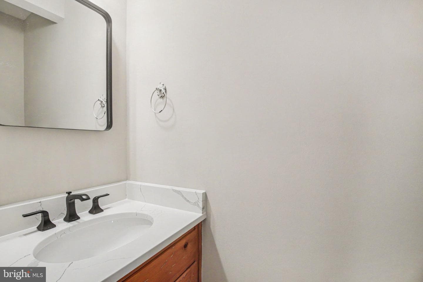 807 College Avenue photo 26