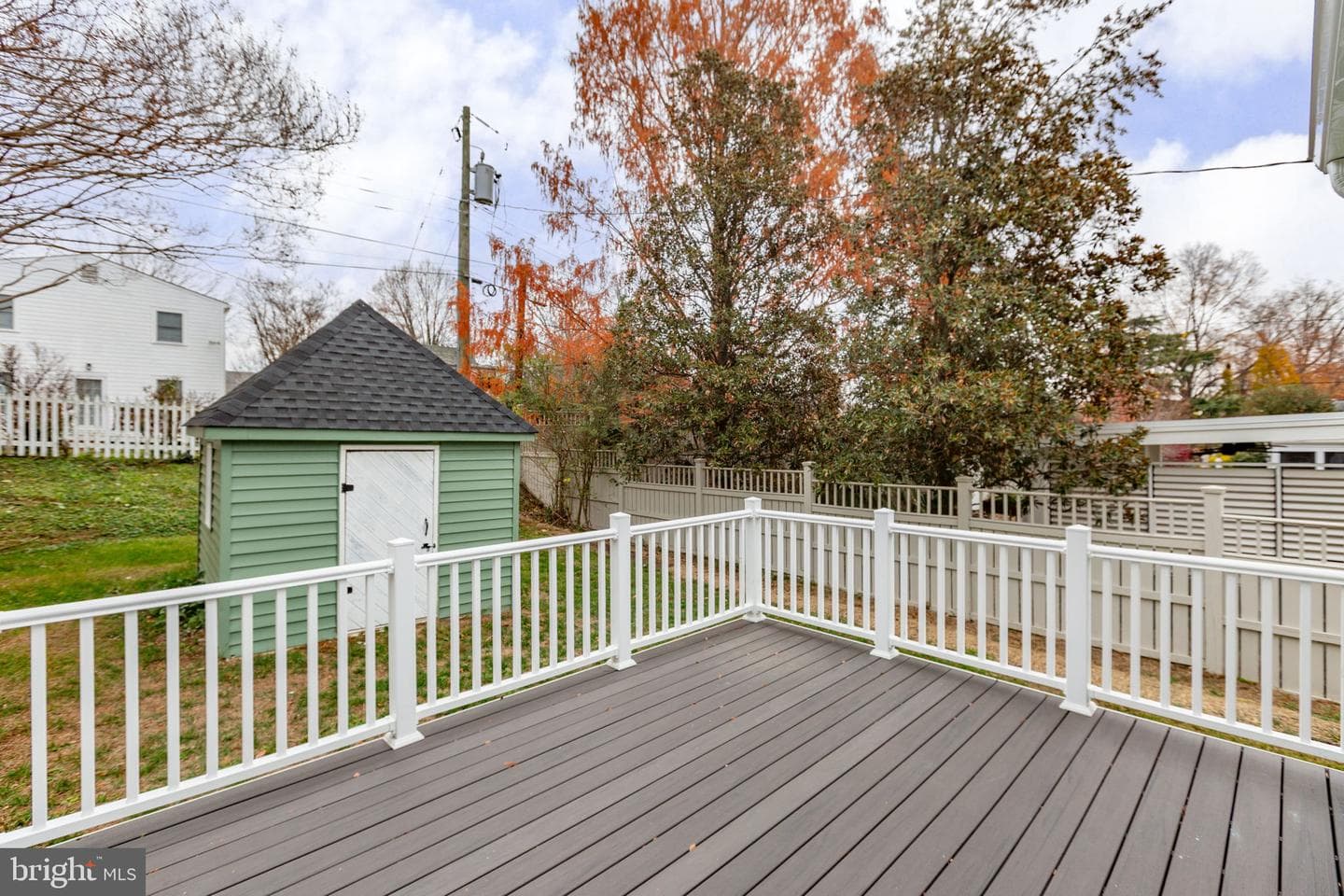 913 Sylvania Avenue photo 34