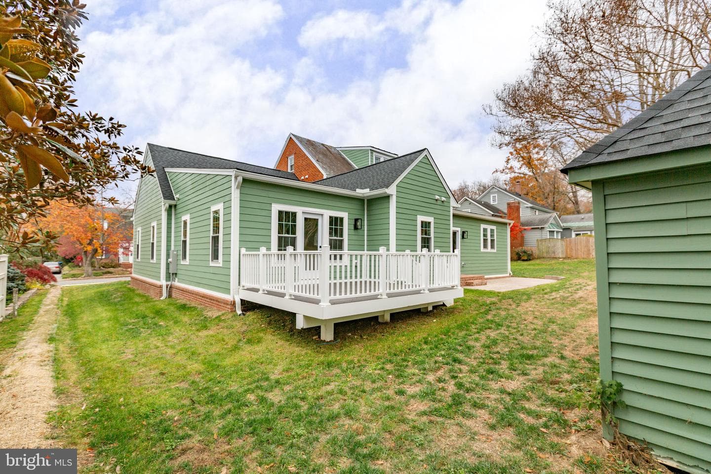 913 Sylvania Avenue photo 67