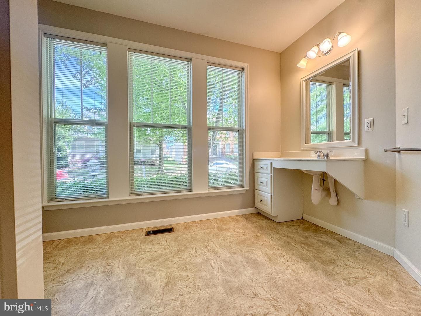 1404 Graham Drive photo 17