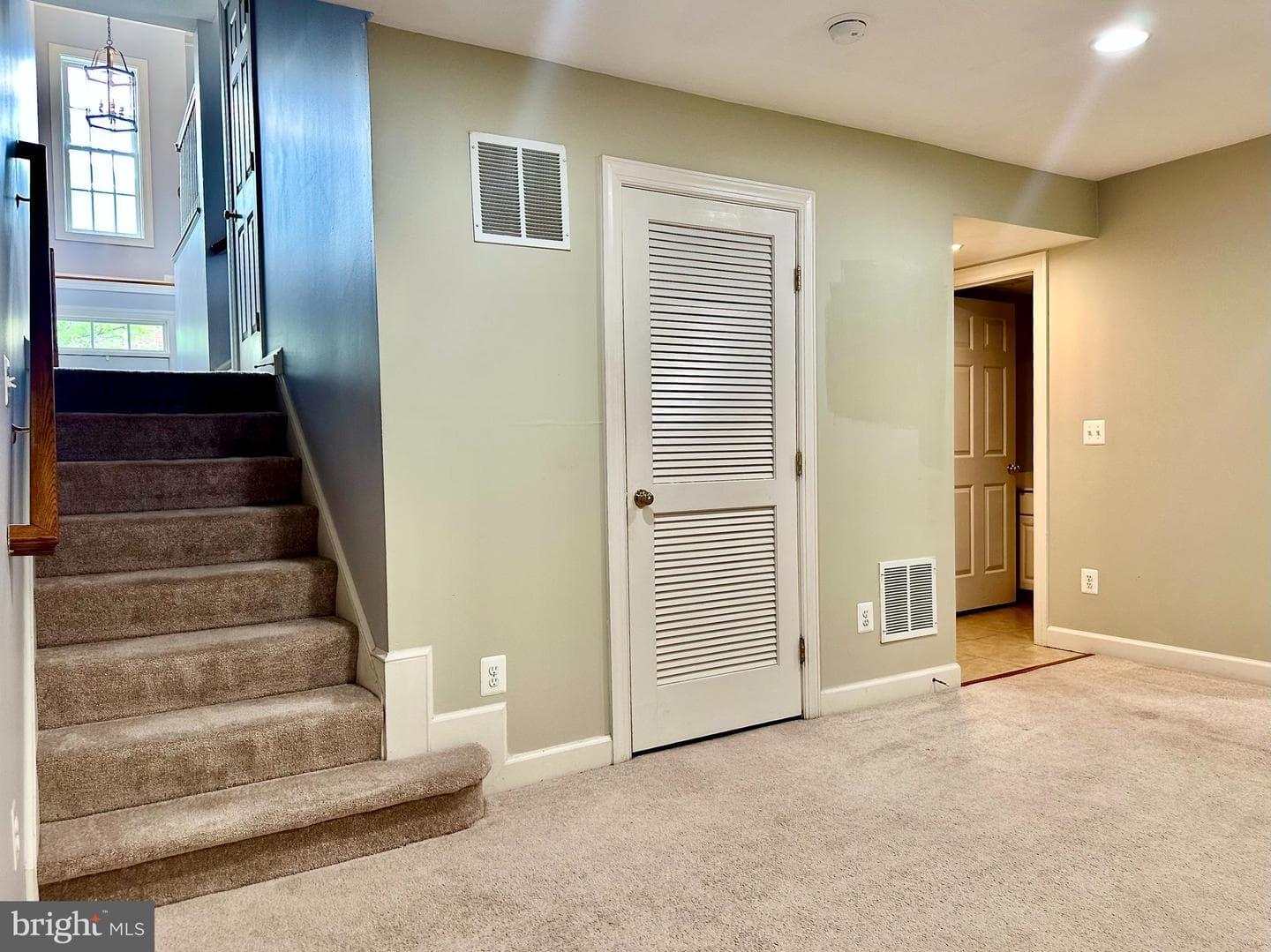 1040 Hotchkiss Place photo 26