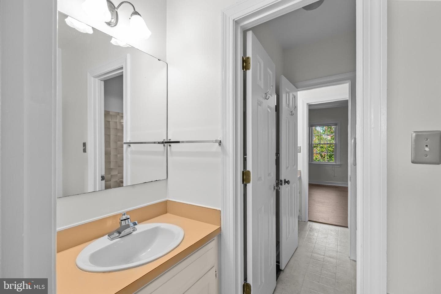 815 College Avenue photo 34
