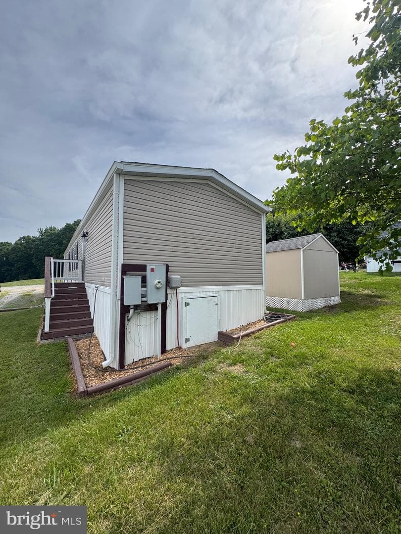 9740 Glenwood Drive photo 3