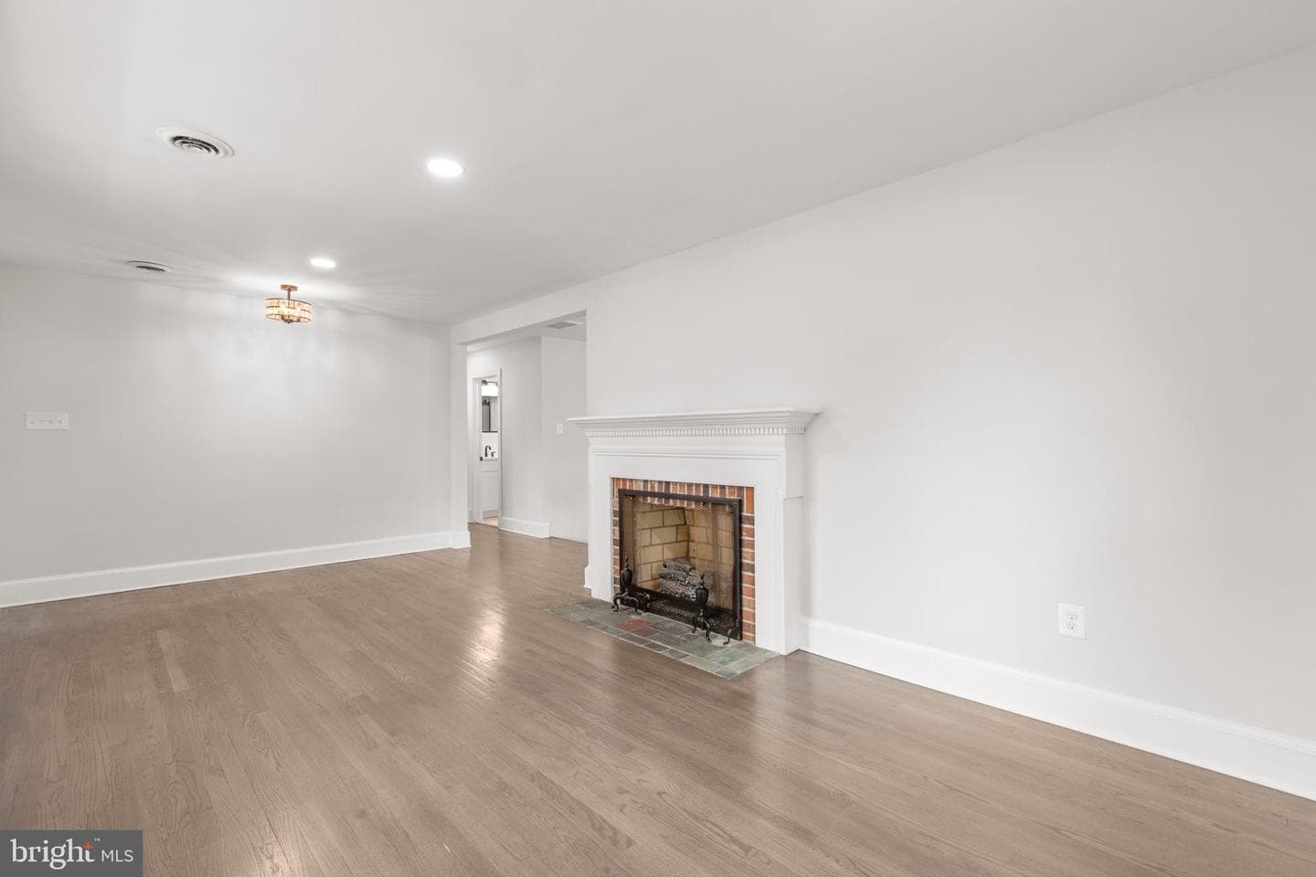 1329 Brent Street photo 8