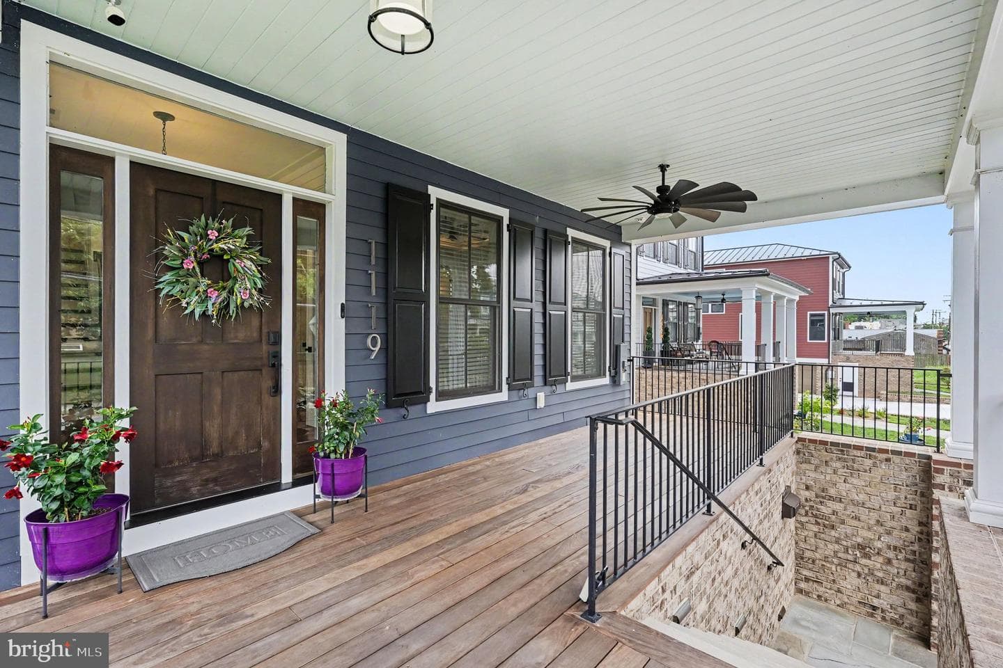 1119 Sophia St photo 4