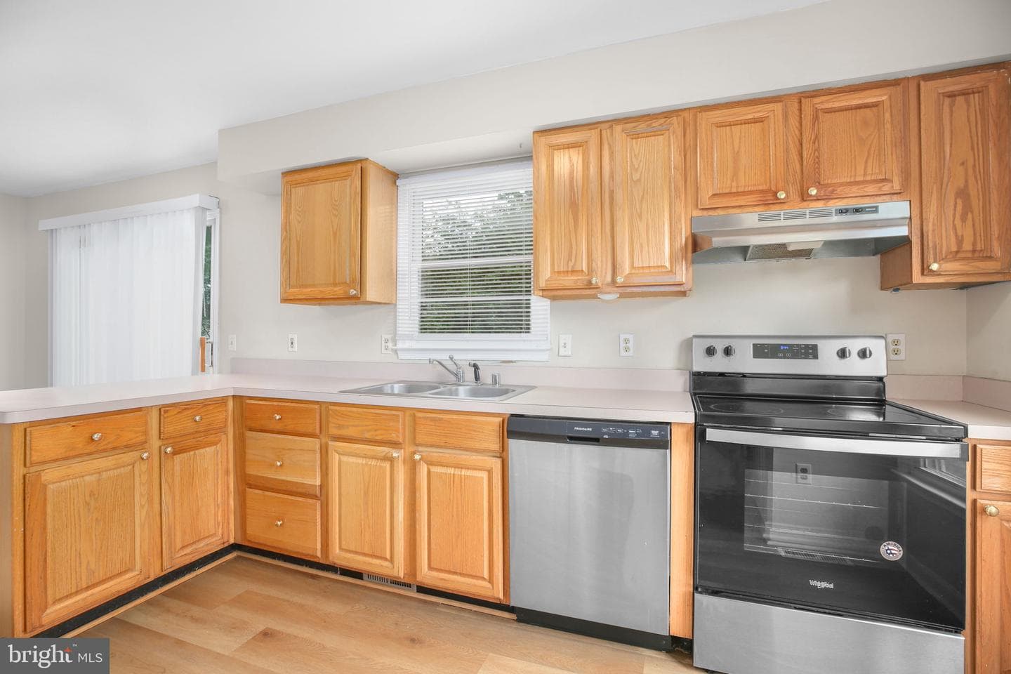 1002 Stafford Avenue photo 10