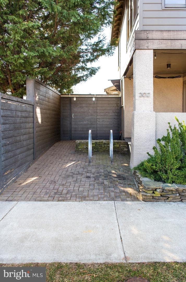 202 Herndon Street photo 3