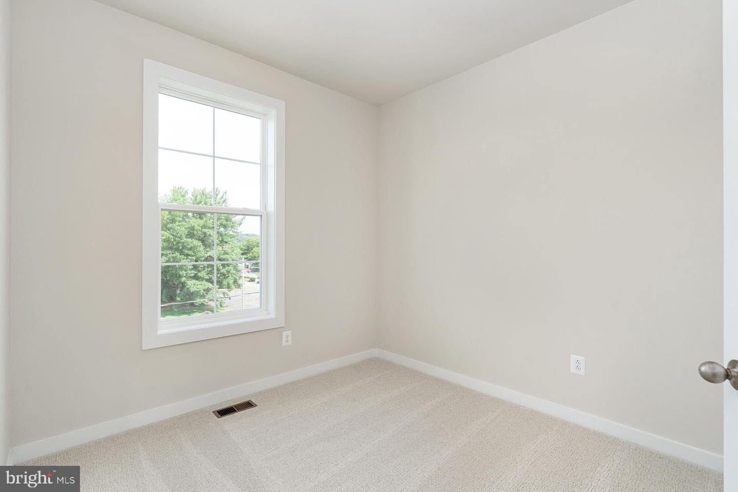 424 Germania Street photo 22