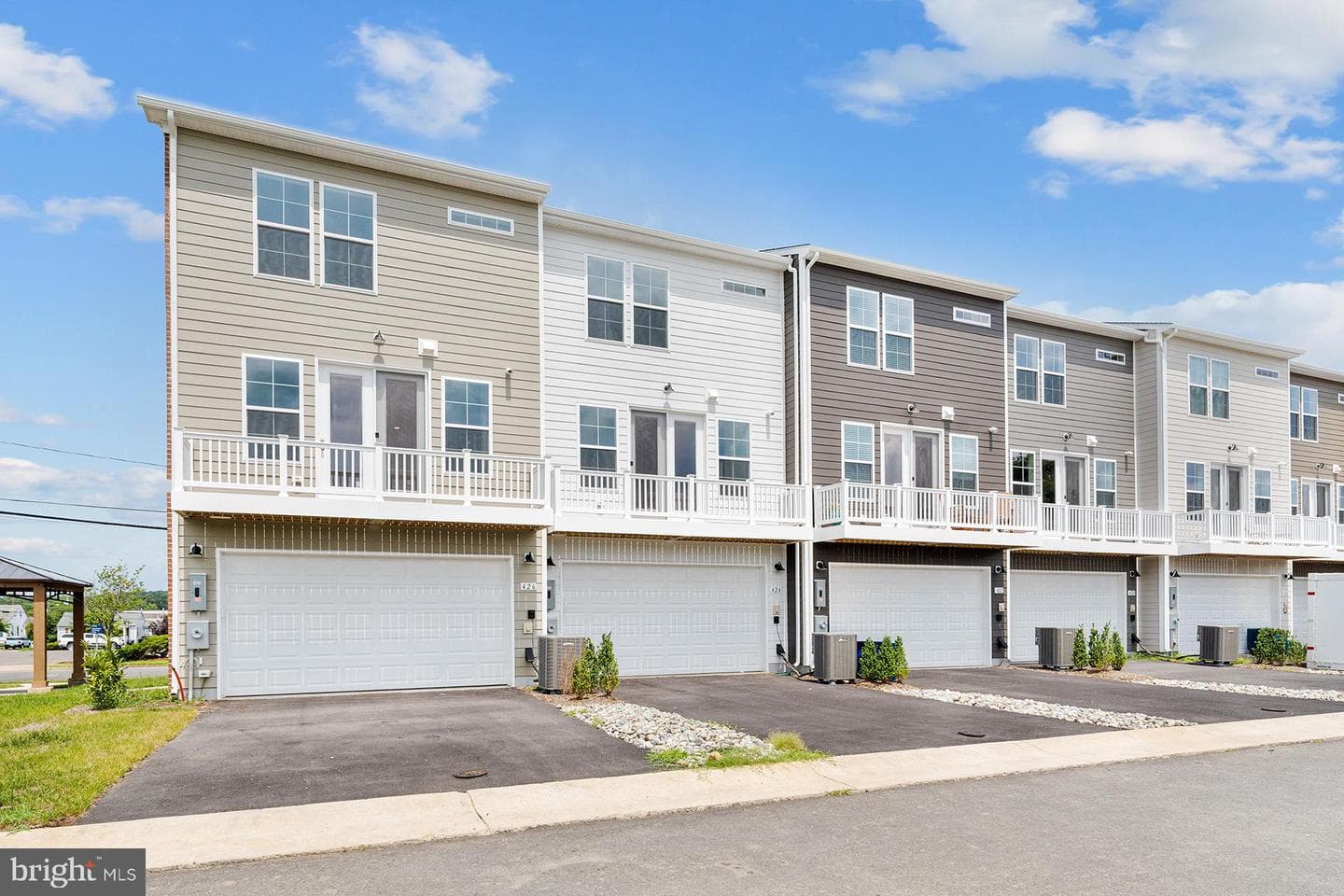 424 Germania Street photo 30