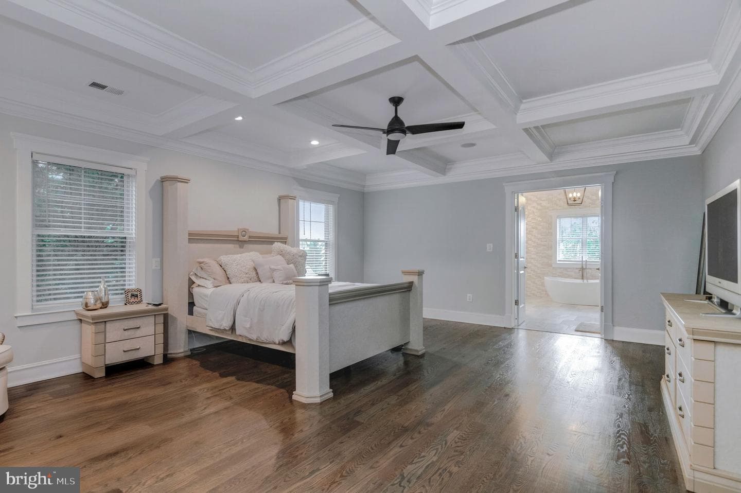 10708 Warwick Avenue photo 23