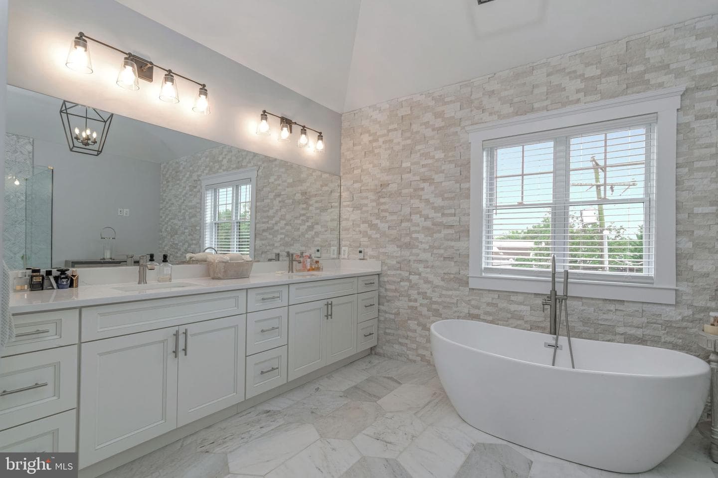 10708 Warwick Avenue photo 26