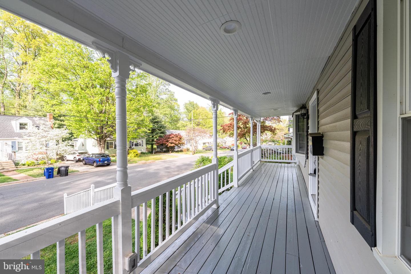 10817 Scott Drive photo 2