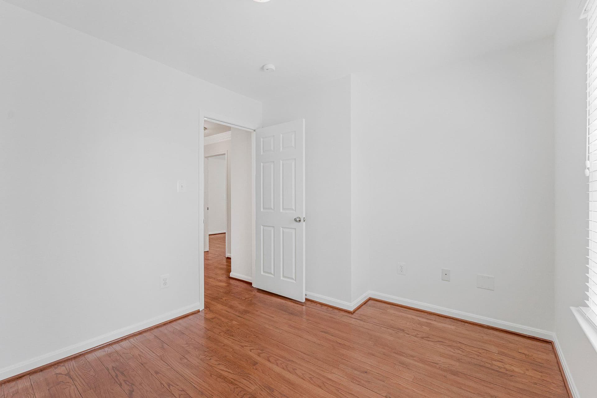 3683 Blenheim Boulevard photo 39