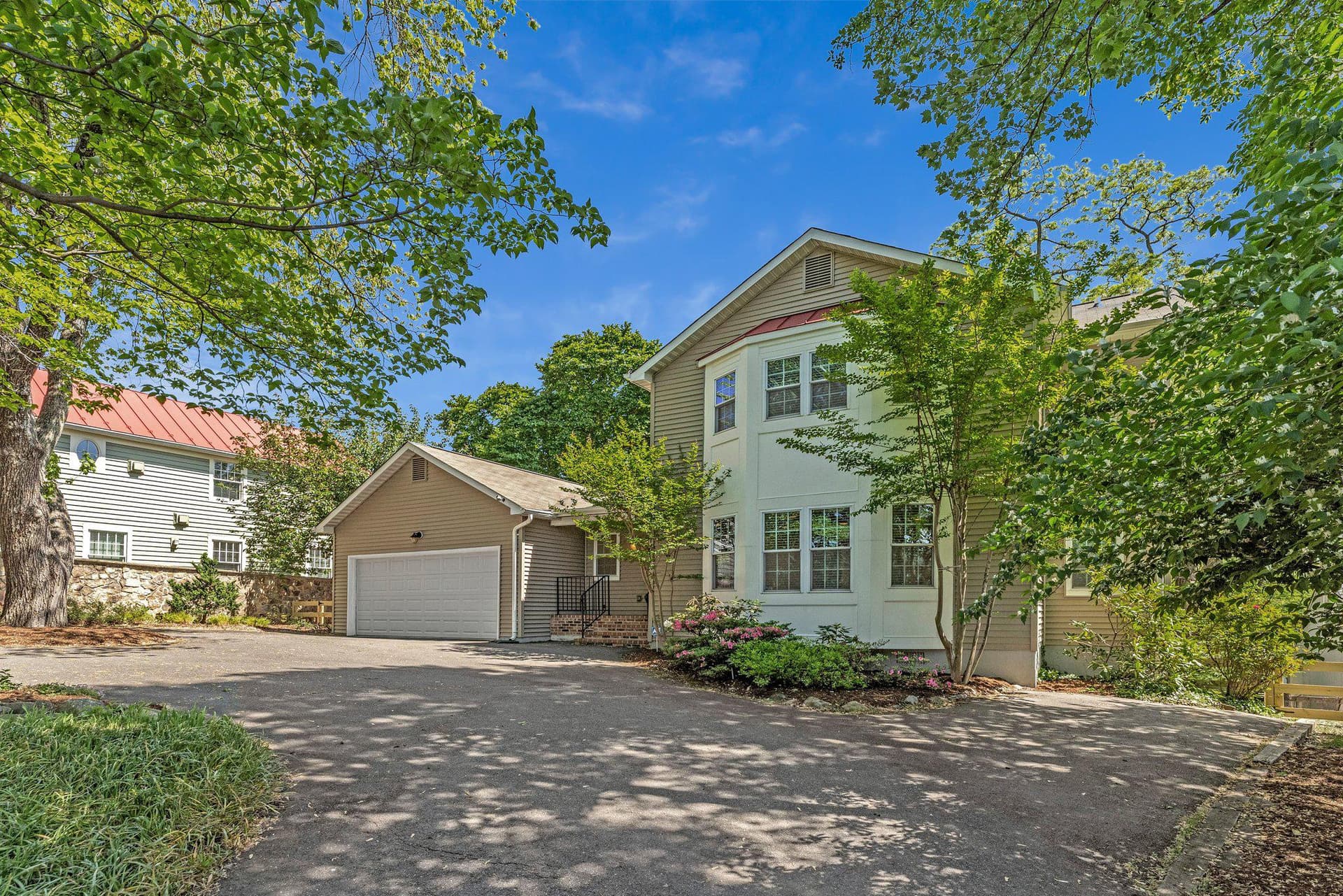 3683 Blenheim Boulevard photo 4