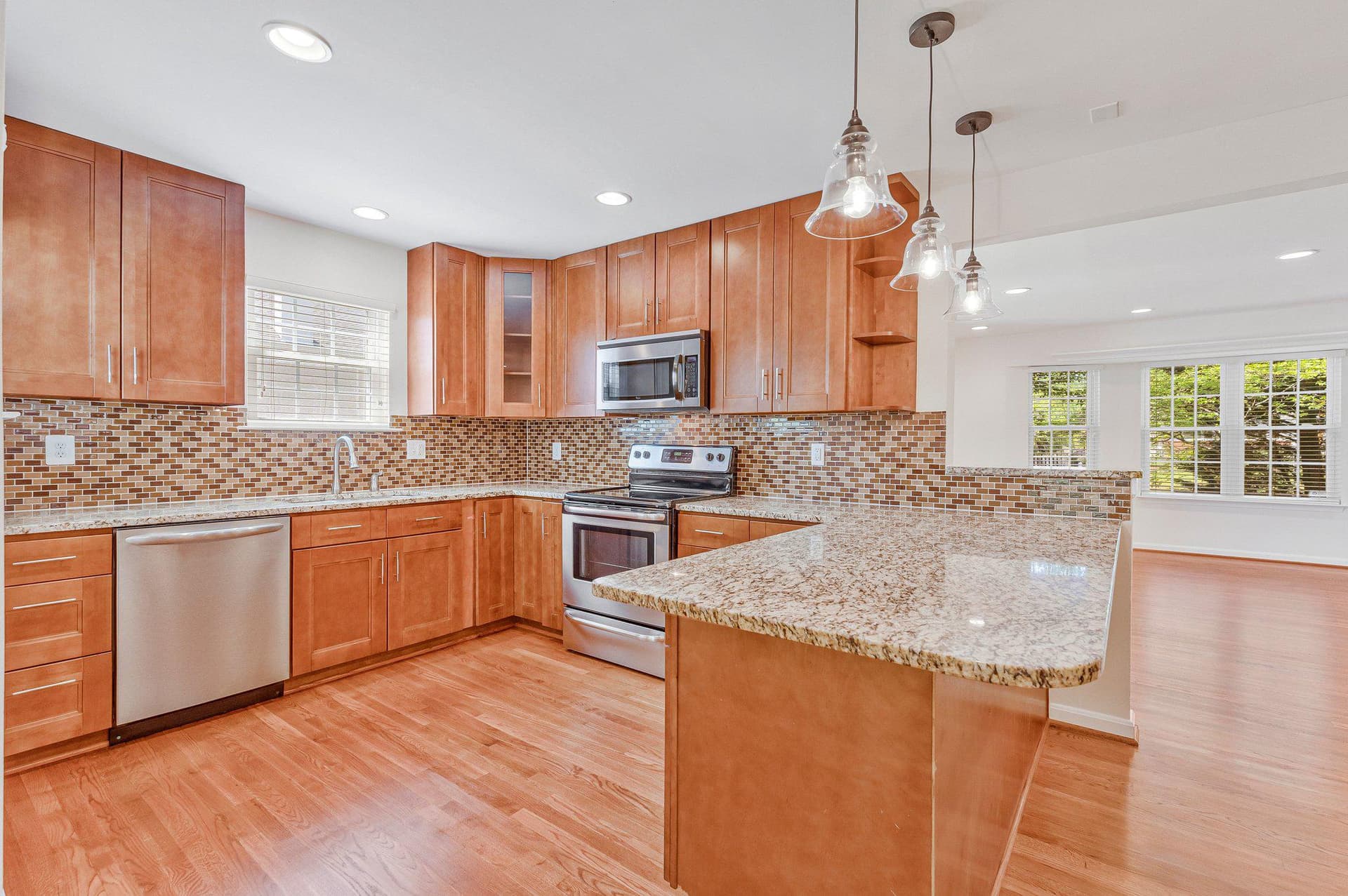 3683 Blenheim Boulevard photo 6