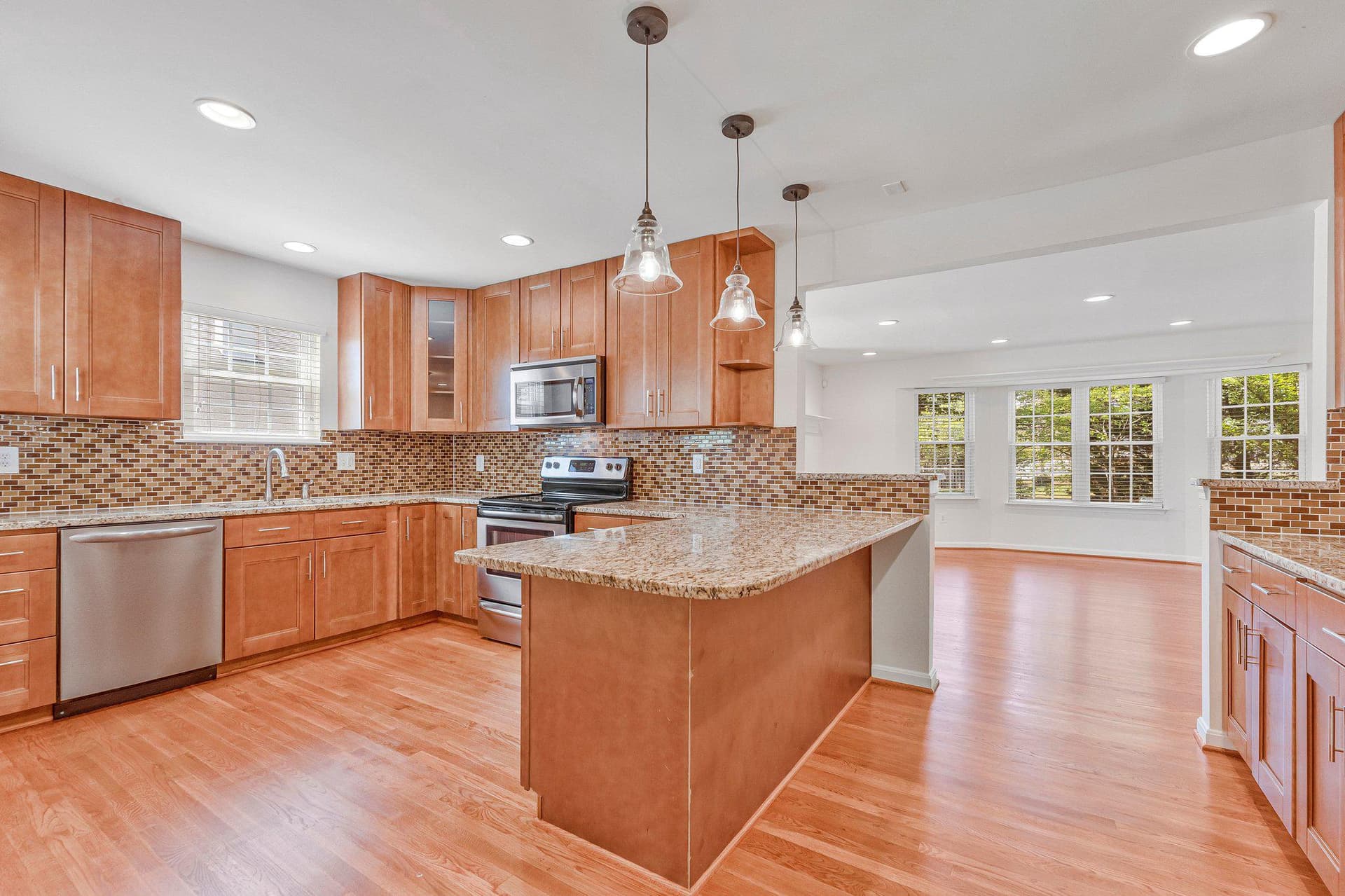 3683 Blenheim Boulevard photo 8
