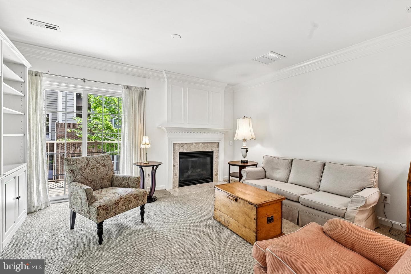 4111 Oxford Lane photo 2