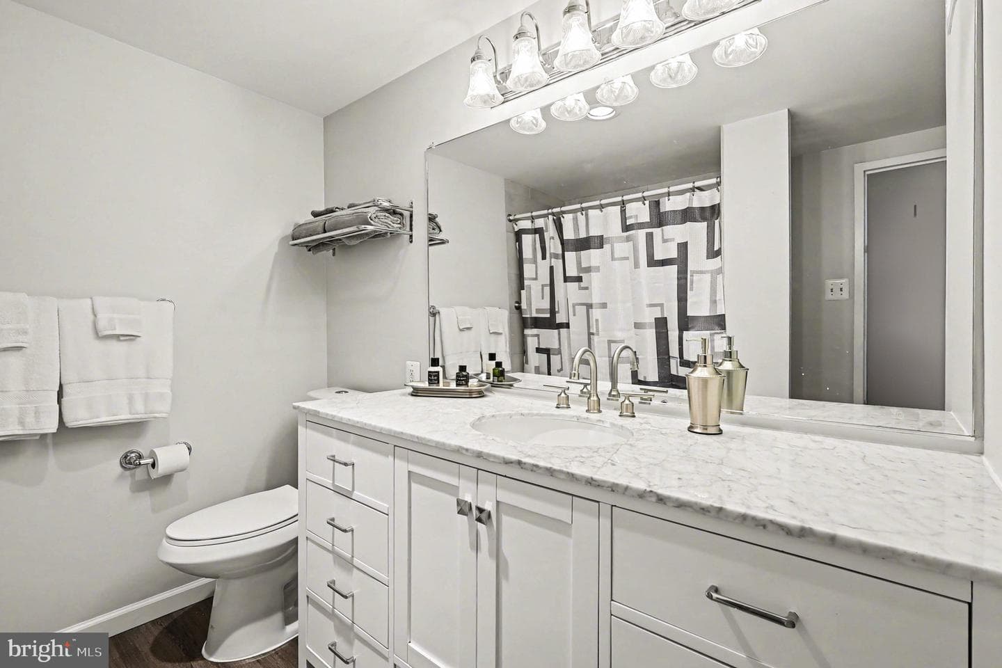 10570 Main Street #203 photo 3